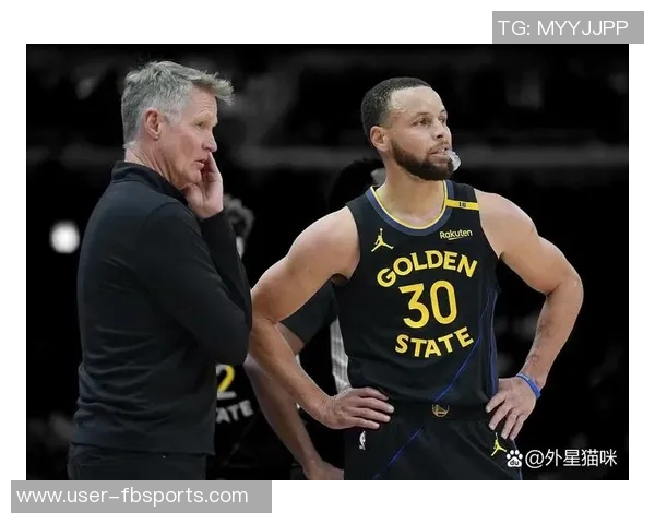 理查德成为球队历史第三位新秀单场30分5三分与库里穆迪并肩前行 理查德成为球队历史第三位新秀单场30分5三分与库里穆迪并肩前行