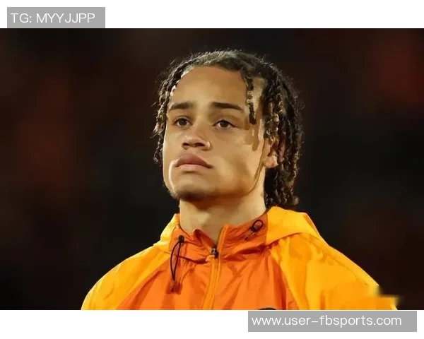 哈维西蒙斯立志在热刺争夺荣誉自律信念引领职业生涯